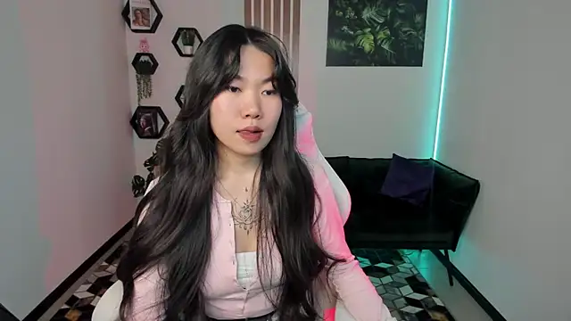 LunaPurrr online show from 11.17.25