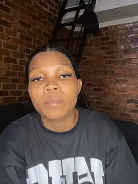 Snapshot of BaddestAss22 chatting on 11.25.25 BaddestAss22 online show from 11.25.25