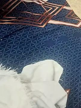 whitelady15 online show from 12.17.25