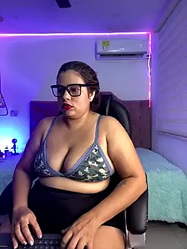 Velveet x online show from 10.17.25