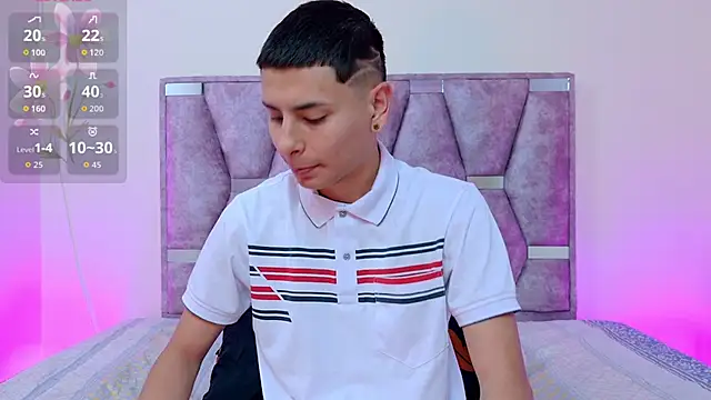 Snapshot of lana_and_liam_ chatting on 10.05.25 lana and liam online show from 10.05.25