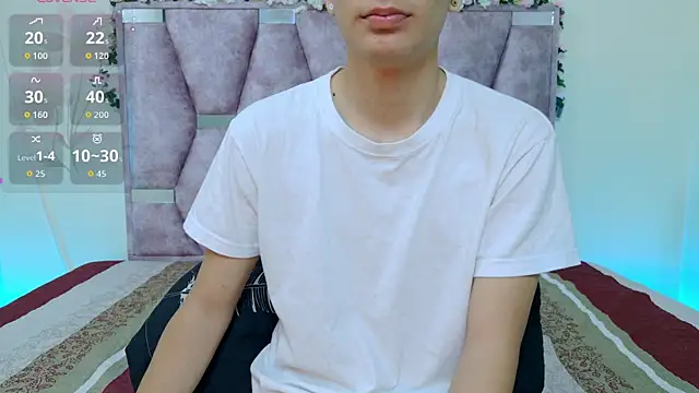 Snapshot of lana_and_liam_ chatting on 10.20.25 lana and liam online show from 10.20.25