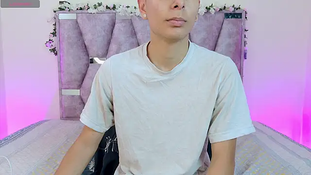 Snapshot of lana_and_liam_ chatting on 11.01.25 lana and liam online show from 11.01.25