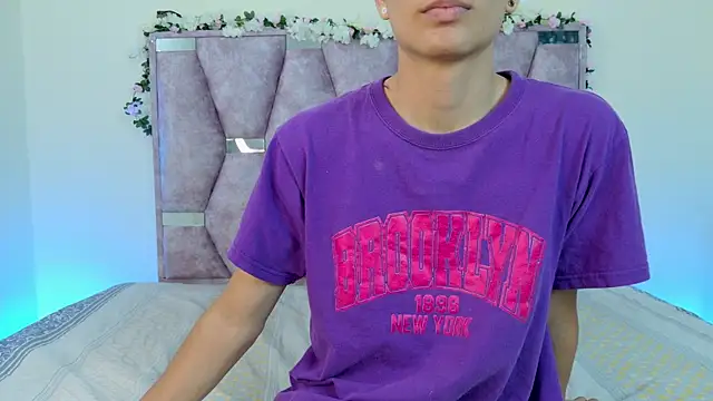 Snapshot of lana_and_liam_ chatting on 11.04.25 lana and liam online show from 11.04.25