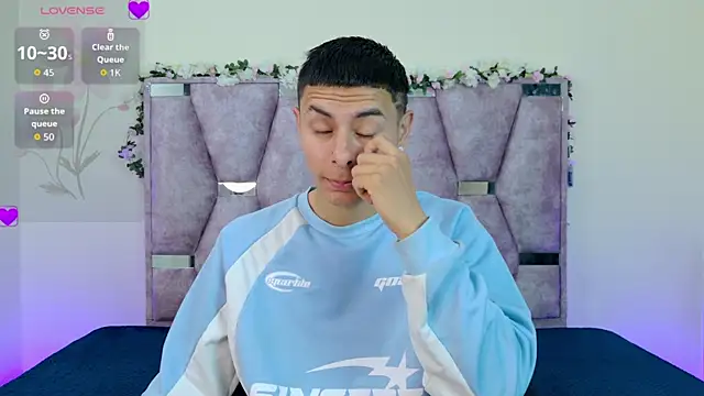 Snapshot of lana_and_liam_ chatting on 11.14.25 lana and liam online show from 11.14.25