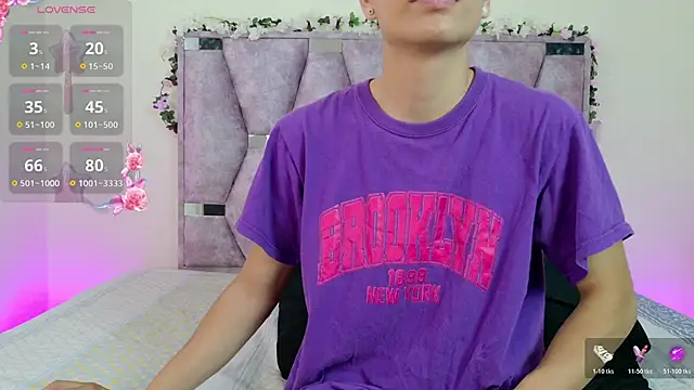 Snapshot of lana_and_liam_ chatting on 11.27.25 lana and liam online show from 11.27.25