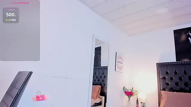 ScarlettVell online show from 11.22.25