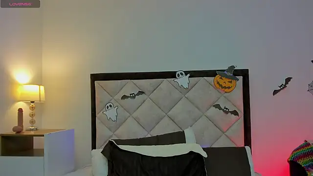 bravepetunia online show from 10.30.25