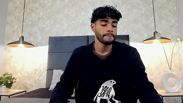 Snapshot of RaphaelDufort chatting on 12.03.25 RaphaelDufort online show from 12.03.25