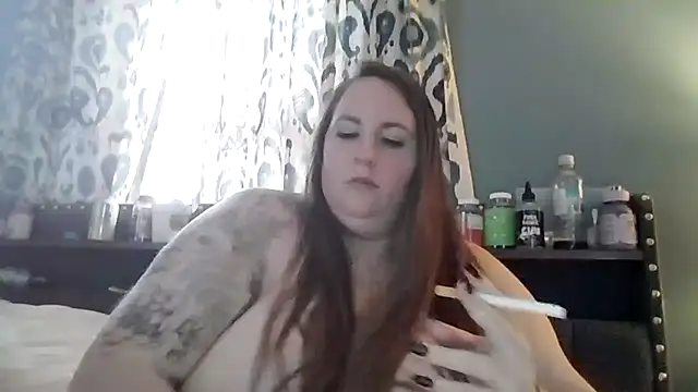 Snapshot of Domimommy420 chatting on 02.15.26 Domimommy420 online show from 02.15.26