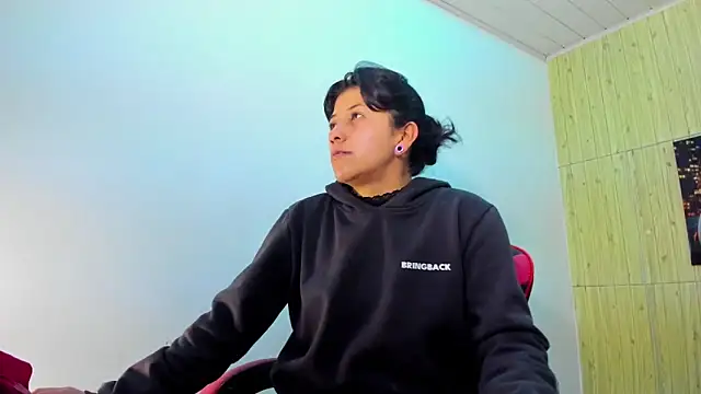 Raven Rouge  online show from 10.22.25