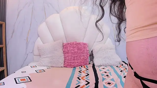 Nicol Chang online show from 10.28.25