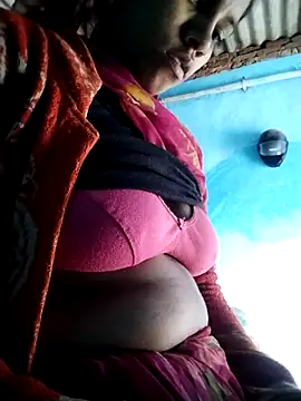 Snapshot of Hot-qwer chatting on 02.18.26 Hot-qwer online show from 02.18.26