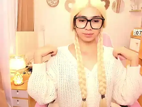 Snapshot of joyfulmartinaa chatting on 11.07.25 joyfulmartinaa online show from 11.07.25