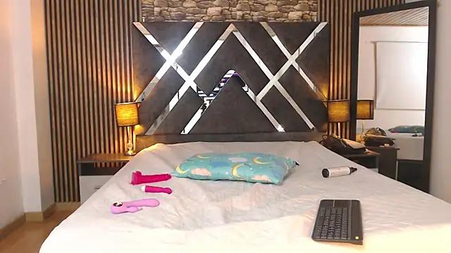 Snapshot of channelhs chatting on 09.12.25 channelhs online show from 09.12.25