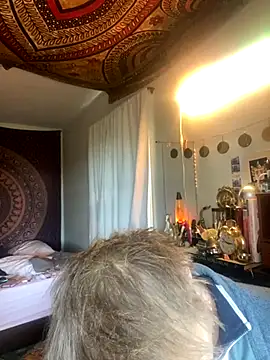 Snapshot of XanderOzzz chatting on 11.12.25 XanderOzzz online show from 11.12.25