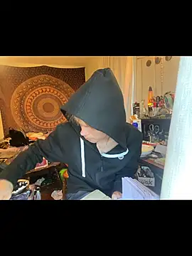 Snapshot of XanderOzzz chatting on 11.26.25 XanderOzzz online show from 11.26.25