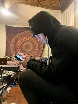 Snapshot of XanderOzzz chatting on 11.28.25 XanderOzzz online show from 11.28.25