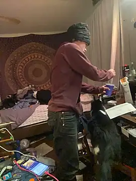 Snapshot of XanderOzzz chatting on 11.29.25 XanderOzzz online show from 11.29.25