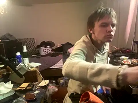 Snapshot of XanderOzzz chatting on 12.15.25 XanderOzzz online show from 12.15.25