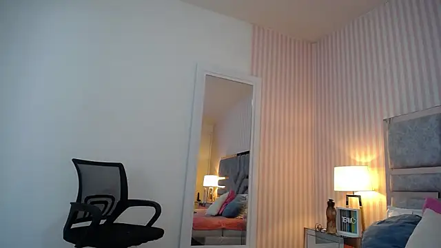 ViictoriaJones  online show from 09.16.25