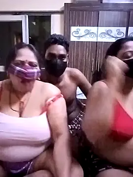 LoveOnStream online show from 02.17.26