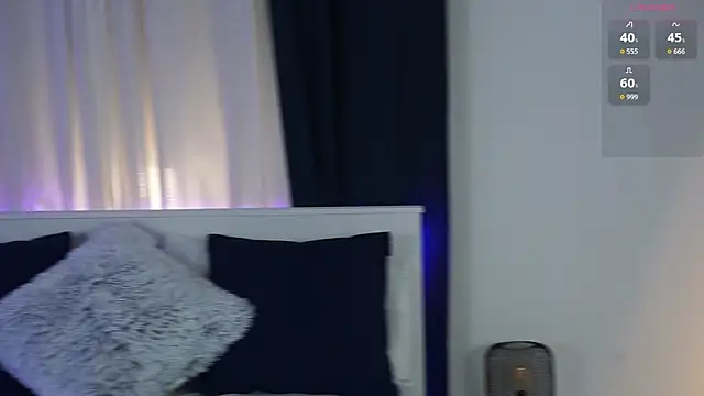 Snapshot of LenaaStar chatting on 11.30.25 LenaaStar online show from 11.30.25