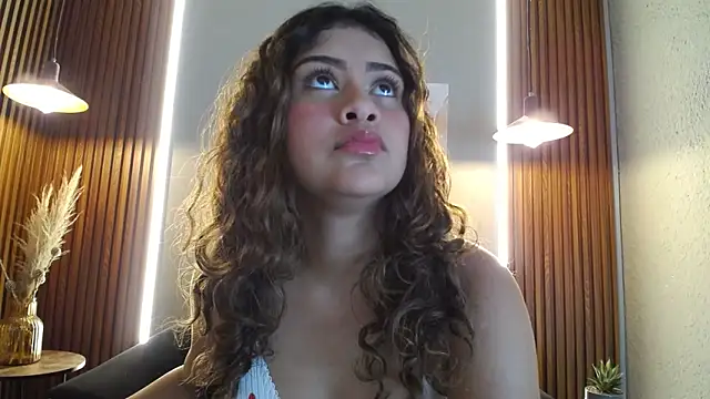 CurlyDani online show from 04.07.26