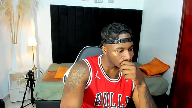 Snapshot of chrstian_lewis1 chatting on 11.09.25 chrstian lewis1 online show from 11.09.25