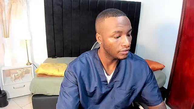 Snapshot of chrstian_lewis1 chatting on 11.11.25 chrstian lewis1 online show from 11.11.25