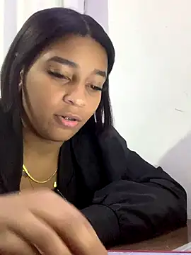 Crisschiavo online show from 11.25.25