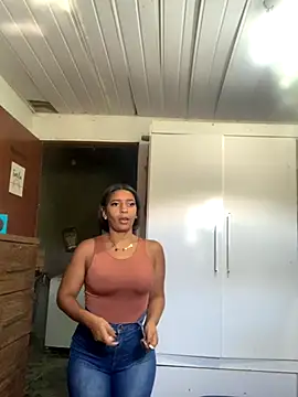 Crisschiavo online show from 11.25.25