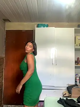 Crisschiavo online show from 12.05.25