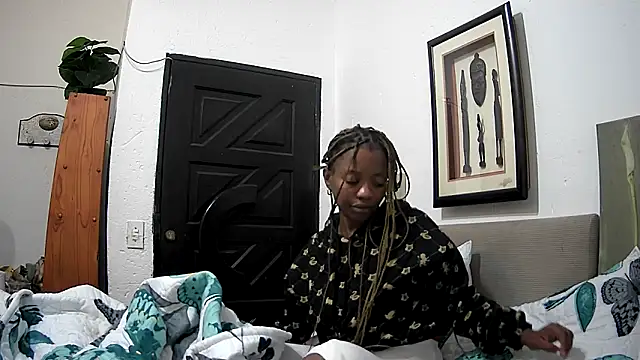 Snapshot of CandyNaynay chatting on 09.26.25 CandyNaynay online show from 09.26.25