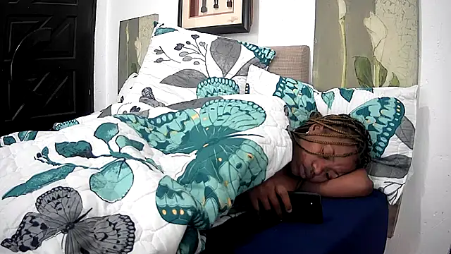 Snapshot of CandyNaynay chatting on 09.29.25 CandyNaynay online show from 09.29.25