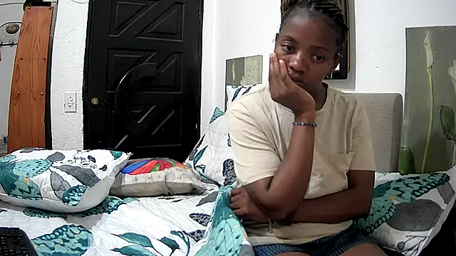 Snapshot of CandyNaynay chatting on 10.05.25 CandyNaynay online show from 10.05.25