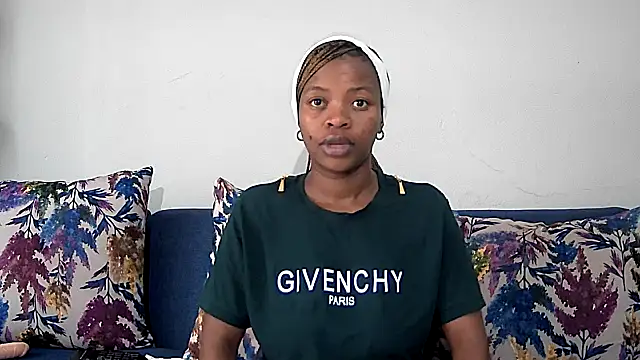 Snapshot of CandyNaynay chatting on 10.29.25 CandyNaynay online show from 10.29.25