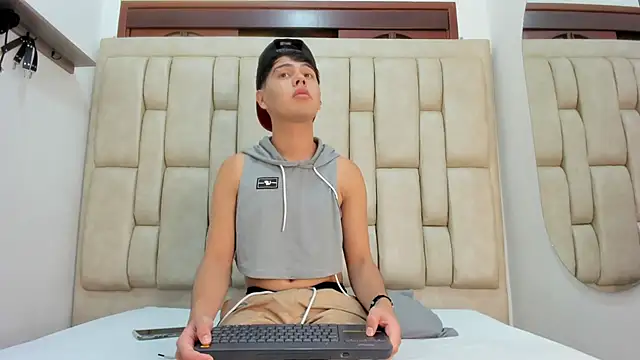 Snapshot of Felipe_Cold chatting on 01.18.26 Felipe Cold online show from 01.18.26