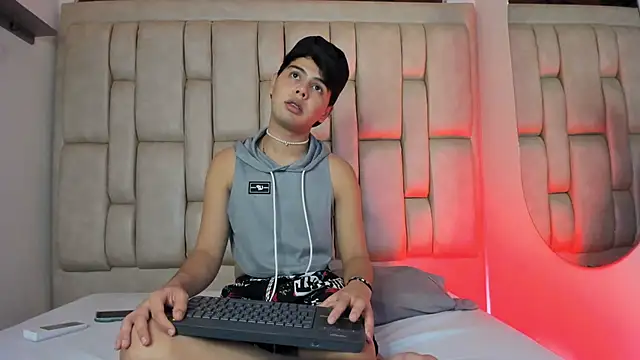 Snapshot of Felipe_Cold chatting on 02.08.26 Felipe Cold online show from 02.08.26