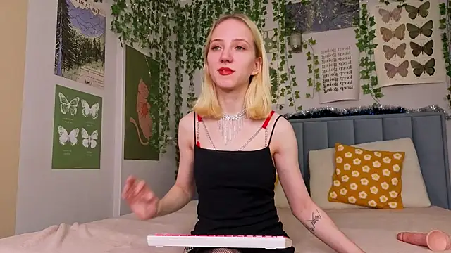 EmmaNovak online show from 12.16.25