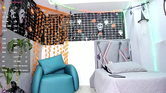 Snapshot of aurora_tziu chatting on 10.22.25 aurora tziu online show from 10.22.25