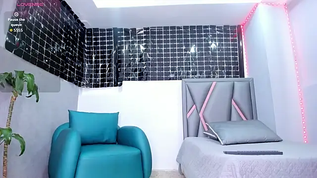 Snapshot of aurora_tziu chatting on 11.15.25 aurora tziu online show from 11.15.25