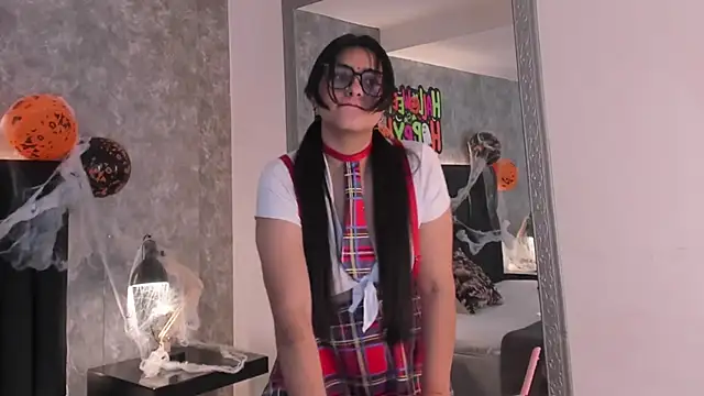 crystaldarliing online show from 10.31.25