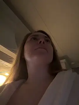 Snapshot of DeniMilkyyyyy chatting on 11.18.25 DeniMilkyyyyy online show from 11.18.25