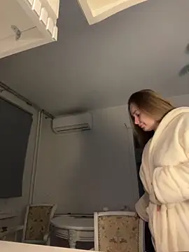 Snapshot of DeniMilkyyyyy chatting on 11.19.25 DeniMilkyyyyy online show from 11.19.25