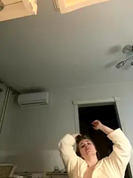 Snapshot of DeniMilkyyyyy chatting on 12.05.25 DeniMilkyyyyy online show from 12.05.25