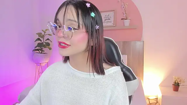 Clara Luu online show from 06.03.26