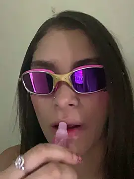 Snapshot of Hannacooper3 chatting on 11.09.25 Hannacooper3 online show from 11.09.25