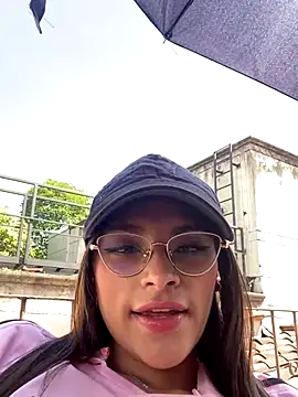 Snapshot of Hannacooper3 chatting on 11.12.25 Hannacooper3 online show from 11.12.25