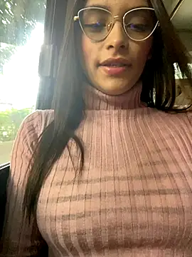 Snapshot of Hannacooper3 chatting on 11.15.25 Hannacooper3 online show from 11.15.25